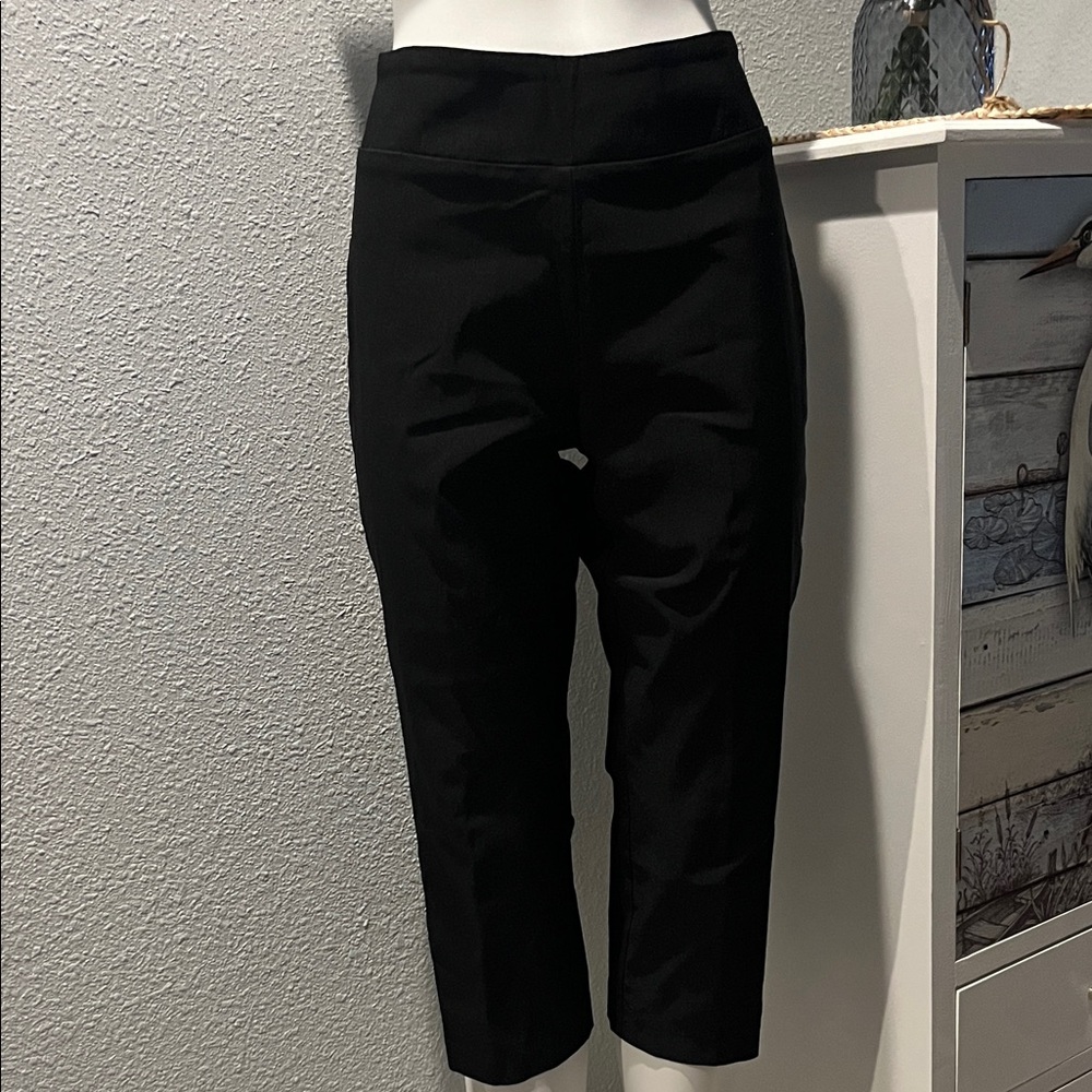 Chic Black Capri Women's Pants size 10